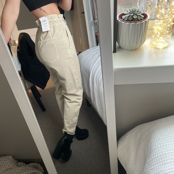 Zara Beige Paper Bag Pants - Picture 2 of 5